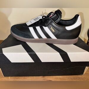 New in box Adidas Samba Men’s Tennis Shoe